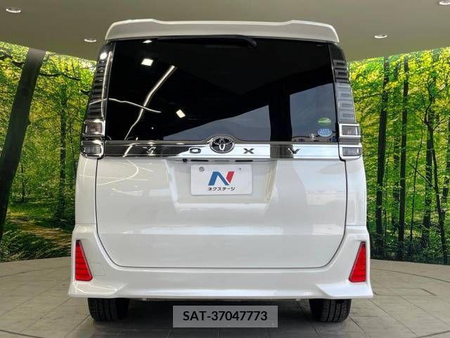 Toyota VOXY 2018-05 321541-16