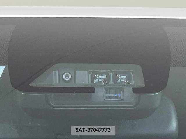 Toyota VOXY 2018-05 321541-4
