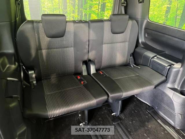 Toyota VOXY 2018-05 321541-10