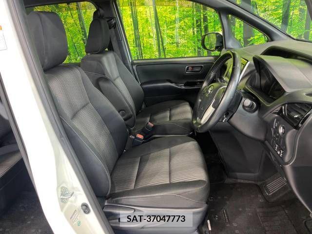 Toyota VOXY 2018-05 321541-8
