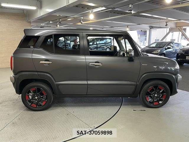 Suzuki X BEE 2018-03 325229-17