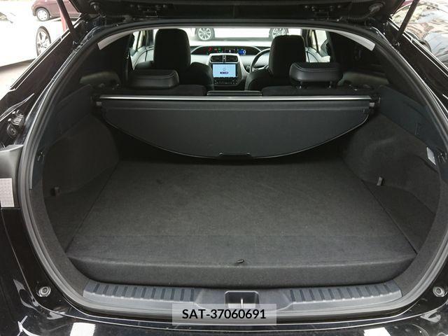 Toyota PRIUS PHV 2017-12 205436-16