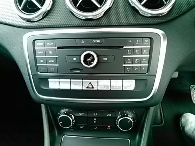 Mercedes Benz GLA-CLASS 2018-06 16688-15