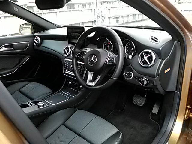 Mercedes Benz GLA-CLASS 2018-06 16688-1