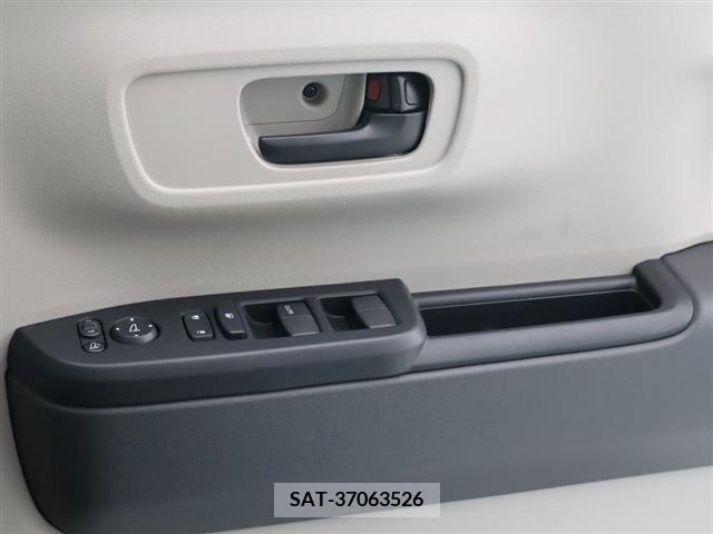 Honda N BOX 2023-11 307520-3