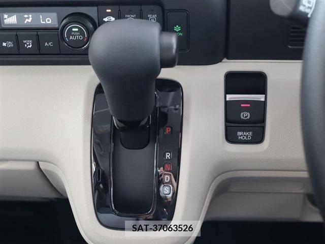 Honda N BOX 2023-11 307520-8