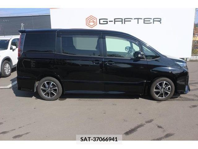 Toyota NOAH 2017-11 212343-6