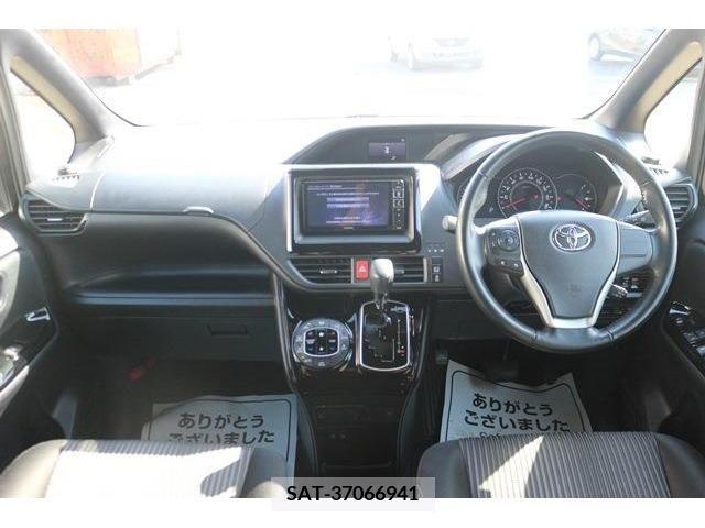 Toyota NOAH 2017-11 212343-15
