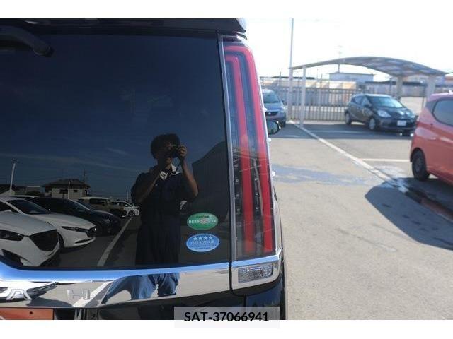 Toyota NOAH 2017-11 212343-10
