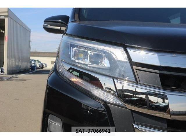 Toyota NOAH 2017-11 212343-9