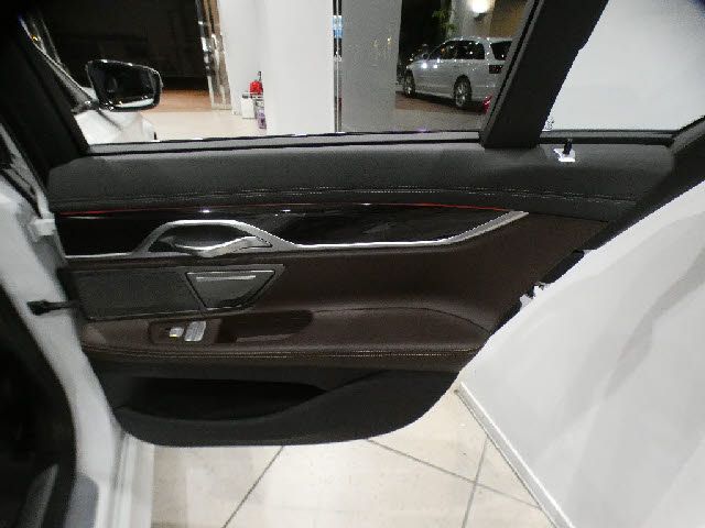 Bmw 7 SERIES 2016-10 7785-23