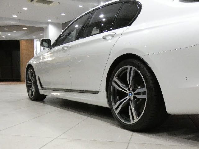 Bmw 7 SERIES 2016-10 7785-12