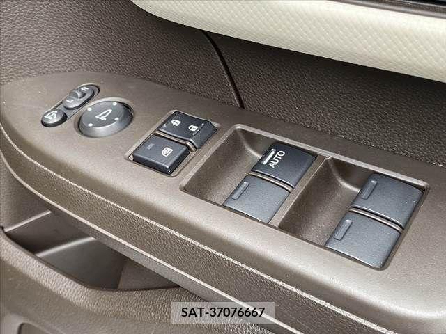 Honda N BOX 2022-07 350435-23