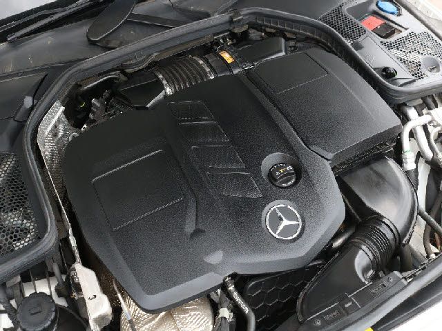 Mercedes Benz C-CLASS 2018-09 22414-5