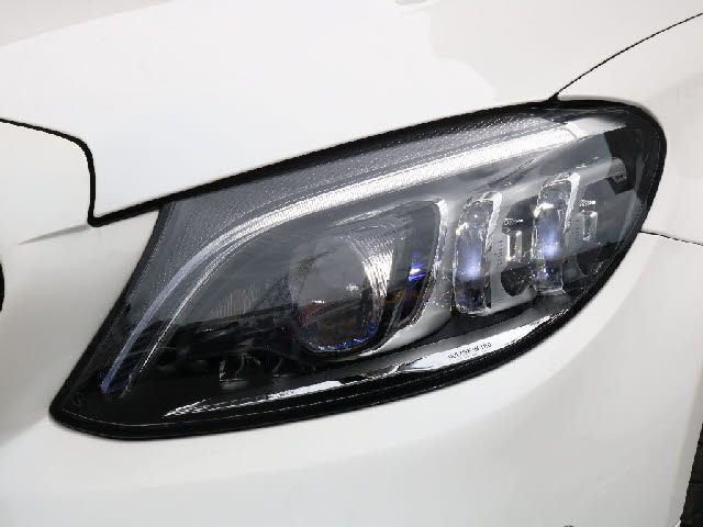 Mercedes Benz C-CLASS 2018-09 22414-19