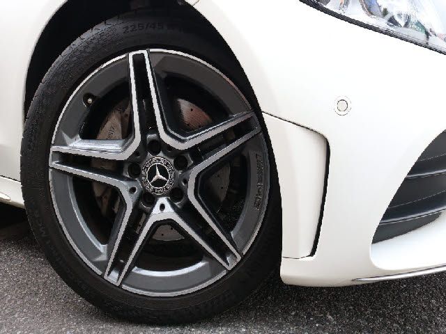 Mercedes Benz C-CLASS 2018-09 22414-7