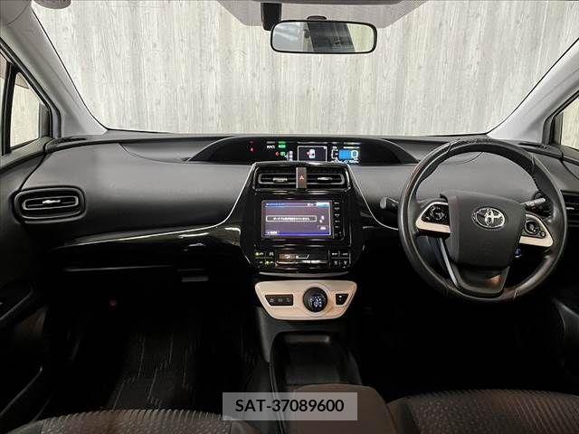 Toyota PRIUS 2016-03 322263-1