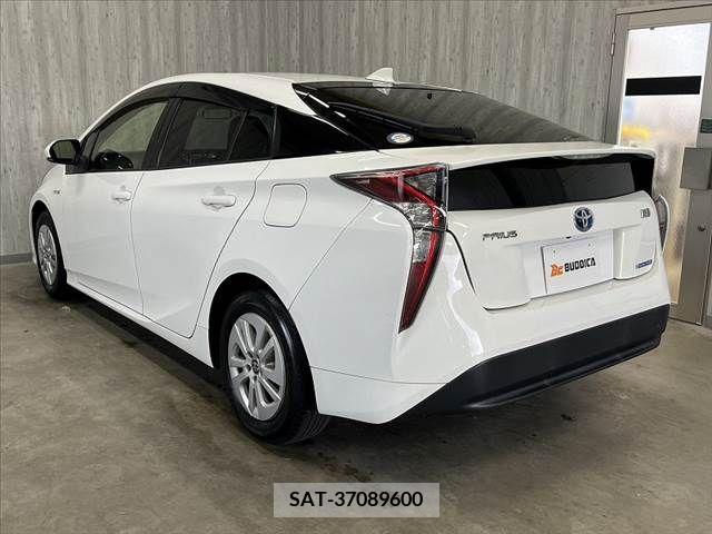 Toyota PRIUS 2016-03 322263-12