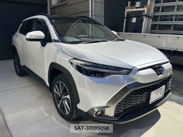 Toyota COROLLA CROSS 2023-11 390027-0