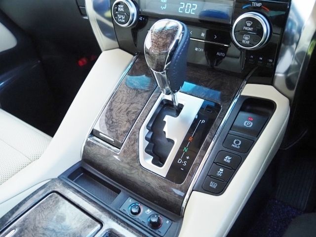 Toyota ALPHARD HYBRID 2020-03 18565-29