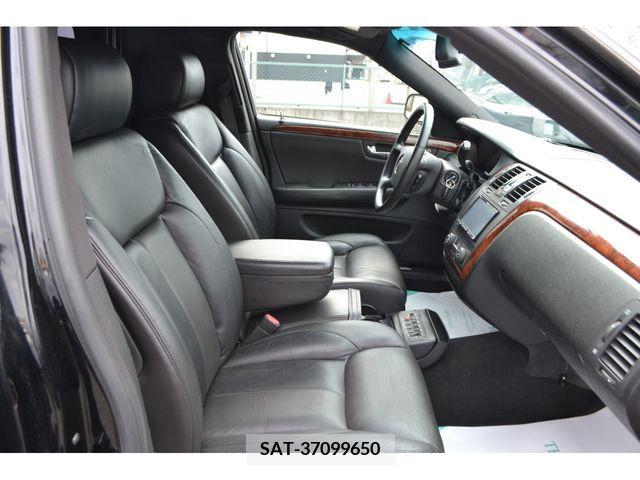 Cadillac DTS 2008-01 230536-1