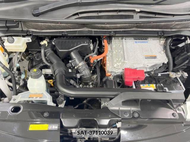 Nissan SERENA 2018-03 349562-19