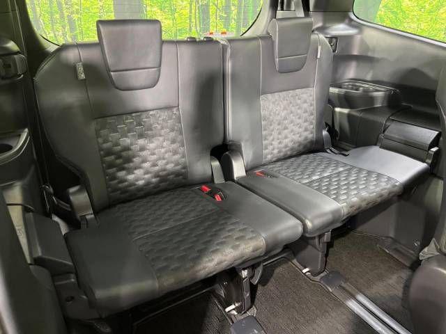 Toyota VOXY 2023-03 191769-10