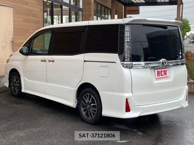 Toyota VOXY 2015-09 290251-8