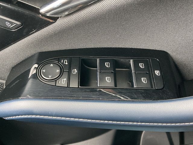 Mazda CX-30 2020-02 20984-23