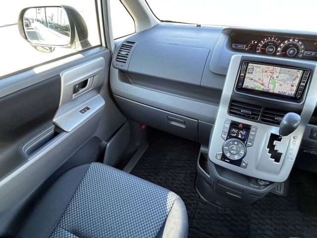 Toyota NOAH 2007-10 1291-8