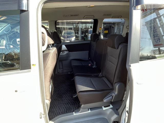 Toyota NOAH 2007-10 1291-5