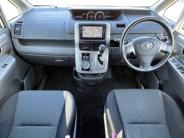Toyota NOAH 2007-10 1291-7