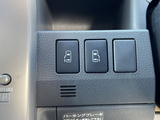 Toyota NOAH 2007-10 1291-17