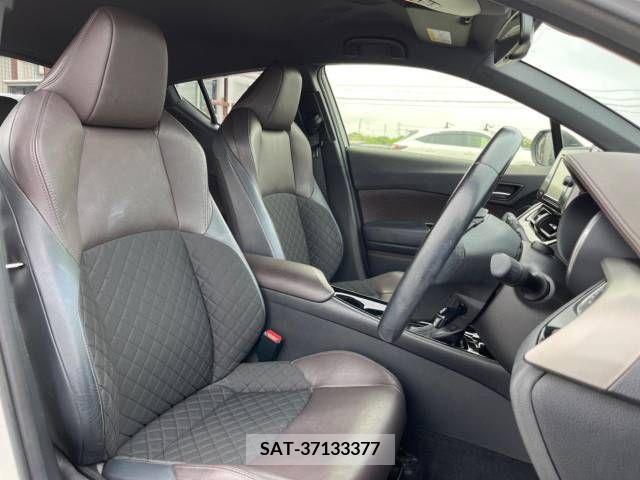 Toyota C-HR 2017-06 322999-10