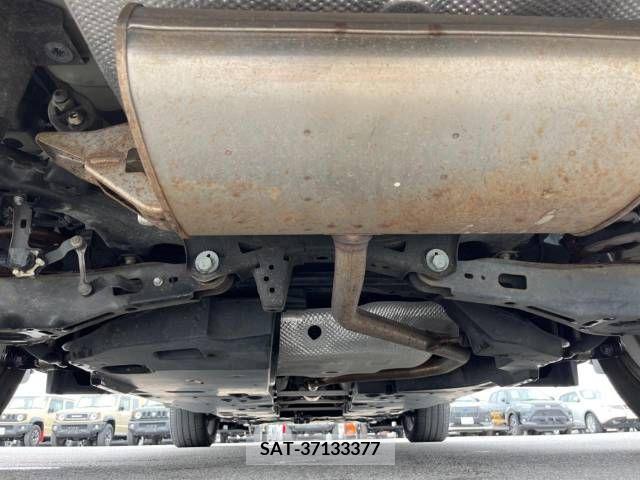 Toyota C-HR 2017-06 322999-9