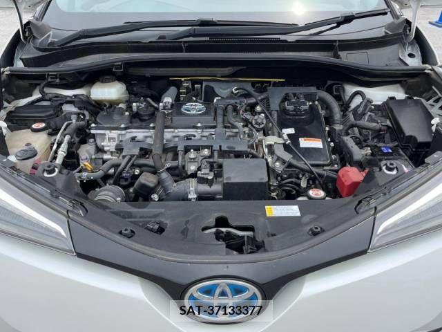 Toyota C-HR 2017-06 322999-8