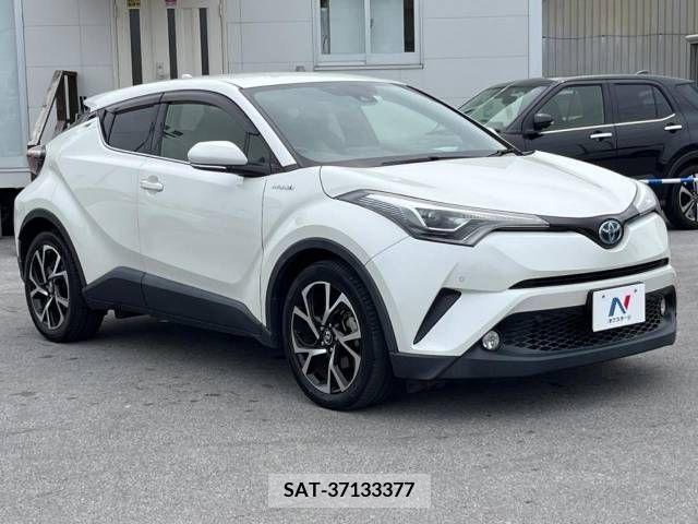 Toyota C-HR 2017-06 322999-18