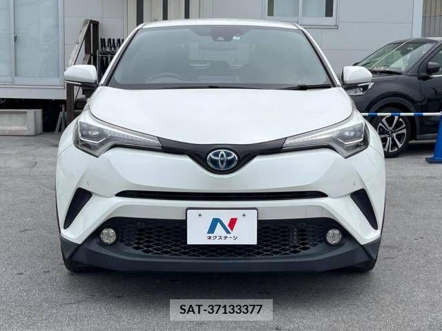 Toyota C-HR 2017-06 322999-16