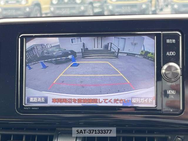 Toyota C-HR 2017-06 322999-3