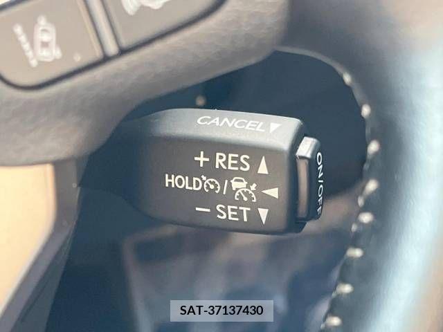 Lexus IS 2017-04 300084-2