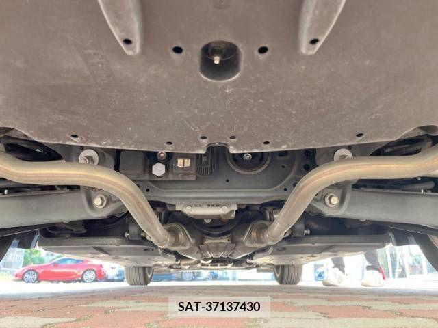 Lexus IS 2017-04 300084-19