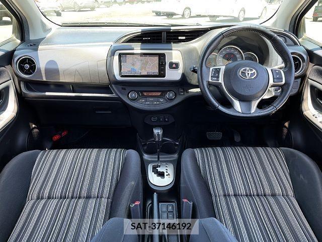 Toyota VITZ 2015-09 329065-1