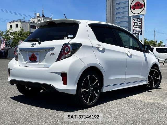 Toyota VITZ 2015-09 329065-2