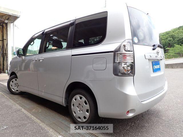 Toyota VOXY 2008-09 289229-2