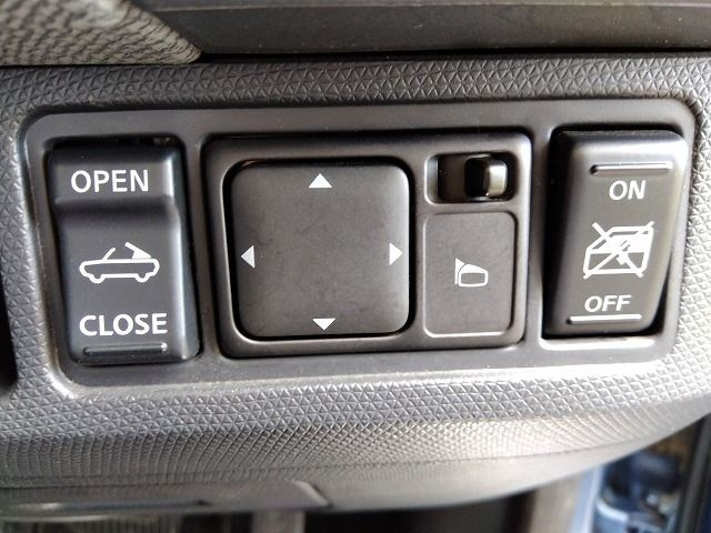 Nissan MICRA C+C 2008-03 2223-5