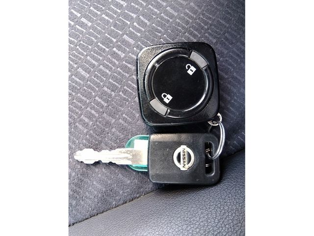 Nissan MICRA C+C 2008-03 2223-13