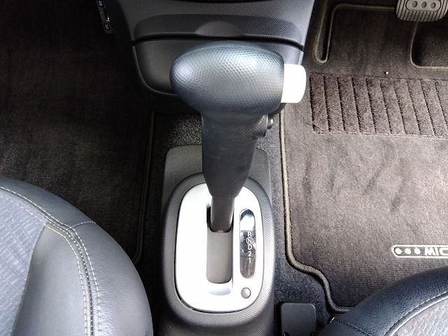 Nissan MICRA C+C 2008-03 2223-9