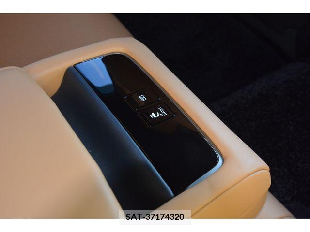 Lexus LS 2021-08 214103-16