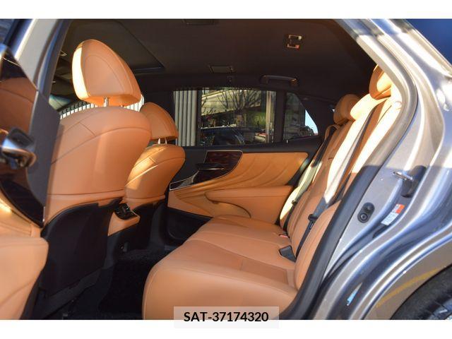 Lexus LS 2021-08 214103-17
