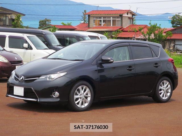 Toyota AURIS 2013-03 261508-0